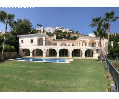 Impresive Luxury Frontline Golf Villa in Los Arqueros