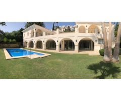 Impresive Luxury Frontline Golf Villa in Los Arqueros