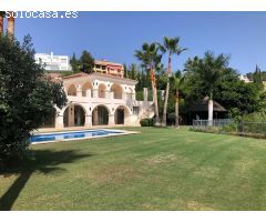 Impresive Luxury Frontline Golf Villa in Los Arqueros