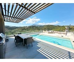 Magnífica Villa Moderna de 7 Dormitorios con Impresionantes Vistas al Mar en Los Arqueros, Benahavís