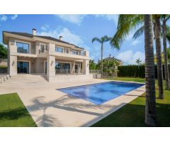 Villa en Venta en Benahavís, Málaga