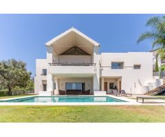 VILLA DE 4 DORMITORIOS CON LAS MEJORES VISTAS EN LOS ARQUEROS