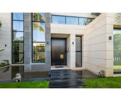 VILLA A ESTRENAR CON VISTAS A LA MONTAÑA  - MARBELLA