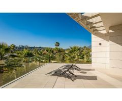 VILLA A ESTRENAR CON VISTAS A LA MONTAÑA  - MARBELLA