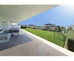 Exclusivo Apartamento Bajo con Jardín Privado de 4 Dormitorios en Avalon, Los Arqueros