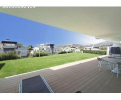 Exclusivo Apartamento Bajo con Jardín Privado de 4 Dormitorios en Avalon, Los Arqueros