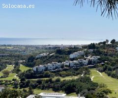 Exclusiva Villa con Increíbles Vistas en El Madroñal Ubicada en la exclusiva urbanización privada de
