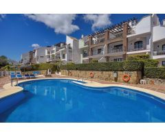 Apartamento en Venta con Vistas al Mar y la Montaña en la Costa del Sol