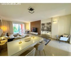 Apartamento de 2 Dormitorios con jardín privado en Cortijo del Mar, Estepona