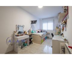 A solo 150m de la playa, fantástica casa adosada lista para entrar a vivir