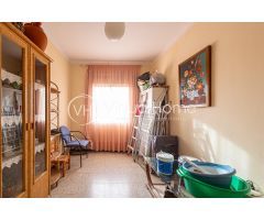 Piso de 4 habitaciones con vistas despejadas y sol