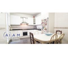 ???? Edificio con local comercial y vivienda tipo dúplex en venta en carrer Església, Calella