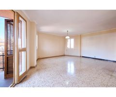 Piso Alto Esquinero en Mataró. 4 habitaciones. - Calle Jaume Isern.