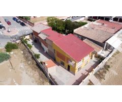 VENTA CASA INDEPENDIENTE PRIMERA LÍNEA PLAYA EN GUARDAMAR DEL SEGURA, 7 DORM. 3 BAÑOS