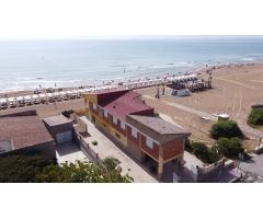 VENTA CASA INDEPENDIENTE PRIMERA LÍNEA PLAYA EN GUARDAMAR DEL SEGURA, 7 DORM. 3 BAÑOS