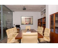 VENTA-LOCAL COMERCIAL-  TORREVIEJA CENTRO- 240 M2- 2 BAÑOS- 2 SALAS DE REUNIONES