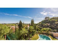 Impresionante villa con vistas panoramicas en El Paraiso Alto, Benahavis