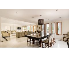 Impresionante villa con vistas panoramicas en El Paraiso Alto, Benahavis