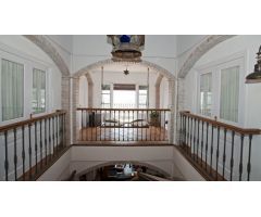 Bonita casa adosada de estilo rústico en Benahavis