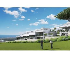Espectacular adosada con vistas al mar y campos de golf en Cabo Pino, Marbella