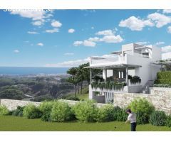 Espectacular adosada con vistas al mar y campos de golf en Cabo Pino, Marbella