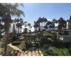 Totalmente reformado apartamento de 2 dormitorios con vistas al mar.
