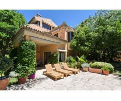 Hermosa villa en Milla de Oro, Marbella.