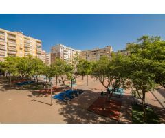 Vivienda de tres habitaciones en Plaza de Castilla con parking