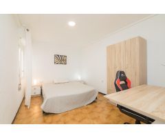 Habitación grande de alquiler en Elche zona Poeta Miguel Hernández