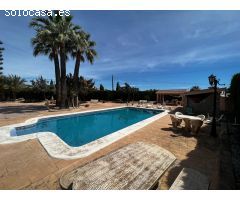Chalet en Alzabares Alto, Elche.