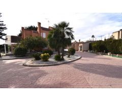 Chalet en Alzabares Alto, Elche.