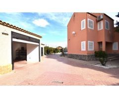 Chalet en Alzabares Alto, Elche.