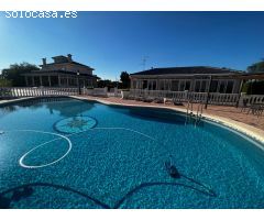 Chalet a la venta con piscina y pista de tenis en Elche, zona Perleta.