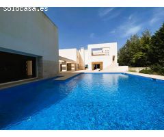 Villa de lujo en primera línea de playa de les Rotes, Denia