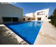 Villa de lujo en primera línea de playa de les Rotes, Denia