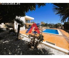 Chalet a la venta en la urbanización Bonavista, Elche.