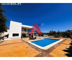 Chalet a la venta en la urbanización Bonavista, Elche.