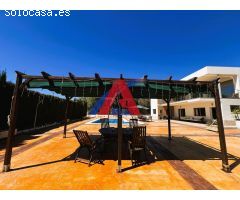 Chalet a la venta en la urbanización Bonavista, Elche.