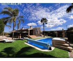 Chalet a la venta en Jacarilla.