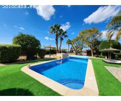 Chalet a la venta en Jacarilla.