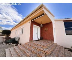 Chalet a la venta en Jacarilla.