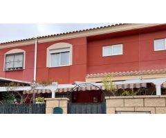 Adosado de 4 habitaciones en el Albatera junto a colegios