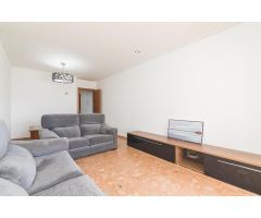 Piso de 3 habitaciones con terraza en venta en Albatera