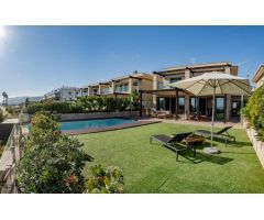 Villa de lujo en alquiler 1ª línea de playa en Arenales del Sol.