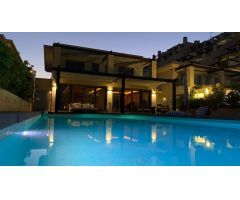 Villa de lujo en alquiler 1ª línea de playa en Arenales del Sol.