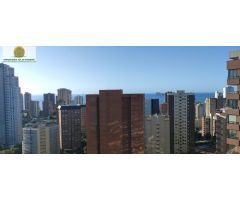 Ático con vistas panorámicas a en Benidorm