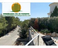 Magnifica Villa entra Altea la Vella y el termino de Callosa de Ensarria.