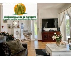 Magnifica Villa entra Altea la Vella y el termino de Callosa de Ensarria.