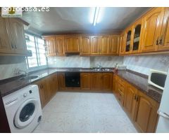Gran piso duplex para reformar de 160m, centrico y al lado de la playa de Levante. Benidorm.