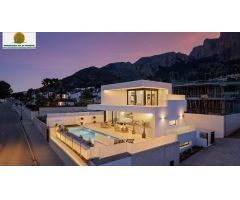 Chalet con Piscina Privada. Obra Nueva en Polop.
